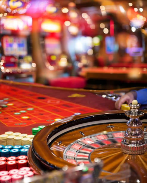 Playtech roulette table with multiple camera angles and live player activity